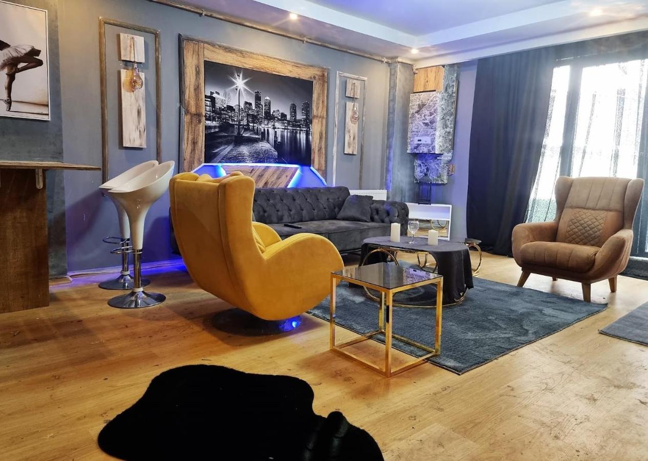 Sisli Center Architectural Design 1+1 Apartment Istanbul